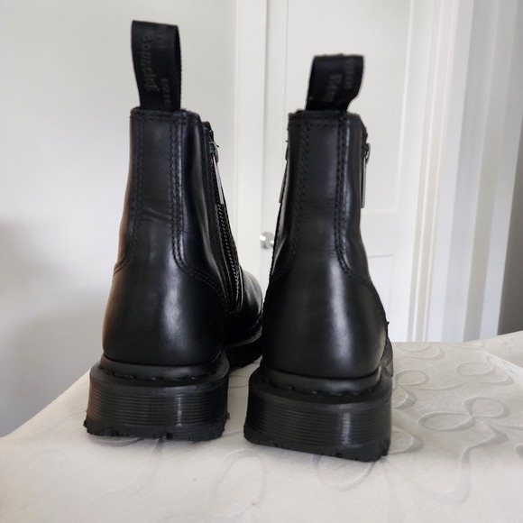 Dr. Martens 2976 Alyson WinterGrip Zip Chelsea Boots Black Leather Faux Fur US 5 - Picture 8 of 16
